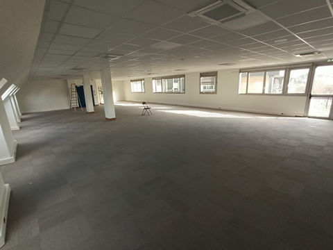 LOCATION 2 PLATEAUX BUREAUX R+3 PMR 435m2 DIVISIBLES - LIMOGES 462730 87000 Limoges