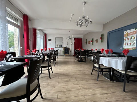 H&ocirc;tel FAMILIAL sur 990 m2 d&eacute;velopp&eacute;s sis &agrave; PEYRAT DE BELLAC 679520 87300 Peyrat de bellac