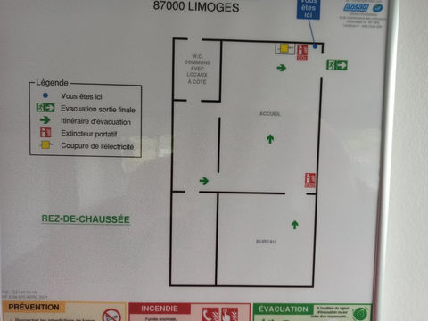LOCATION BUREAUX / AGENCE - 65m2 LIMOGES SUD 740 87000 Limoges