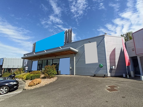 Local commercial de 1 030 m2 &agrave; Louer au sud de LIMOGES ! 9819 87220 Feytiat