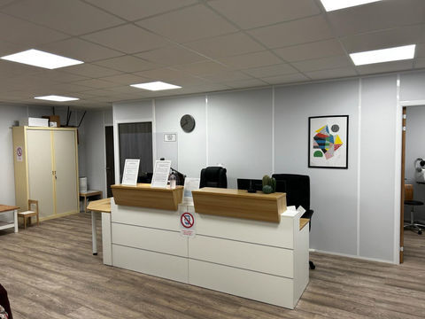 Local professionnel parfait &eacute;tat 143000 87410 Le palais sur vienne