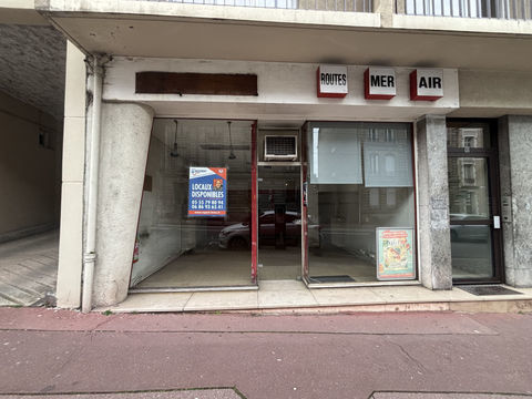 Exclusif ! Location d'un local commercial, proche de la Mairie ! 552 87000 Limoges