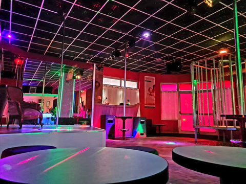 Vaste surface d'un ancien H&ocirc;tel Restaurant en CORR&Egrave;ZE ! 274000 19100 Brive la gaillarde