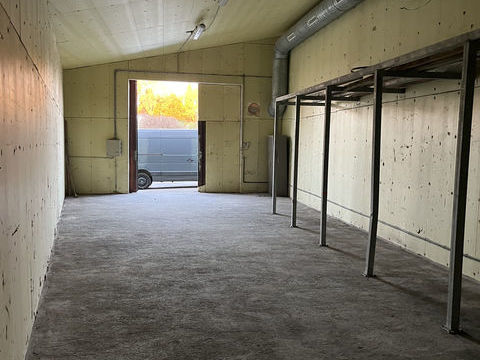 HANGAR 100m2 600 34230 Adissan