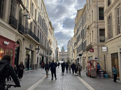 Boutique id&eacute;alement situ&eacute;e 3836 13001 Marseille