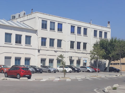 Bureaux de 221 m2 2542 13014 Marseille