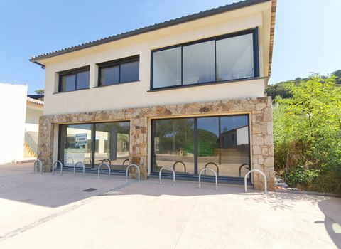 FRAIS DE NOTAIRE OFFERTS ! MURS COMMERCIAUX En premi&egrave;re ligne - LOT 1 -  PORTICCIO 644325 20166 Porticcio