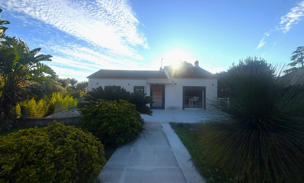 � vendre  Maison Carqueiranne (83320)