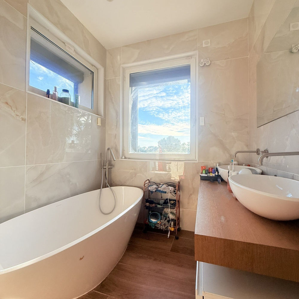 � vendre  Maison Carqueiranne (83320)