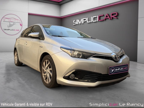 Toyota Auris Hybride 136h Dynamic 2017 occasion le Raincy 93340