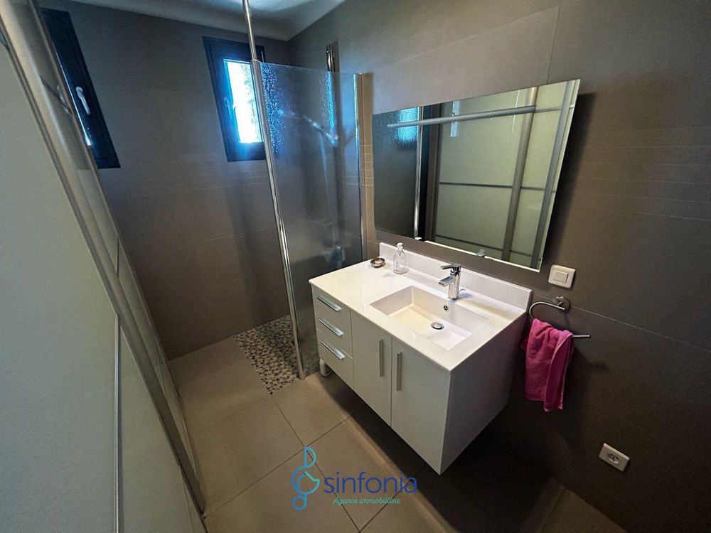 � vendre  Maison Sainte-Anastasie (30190)