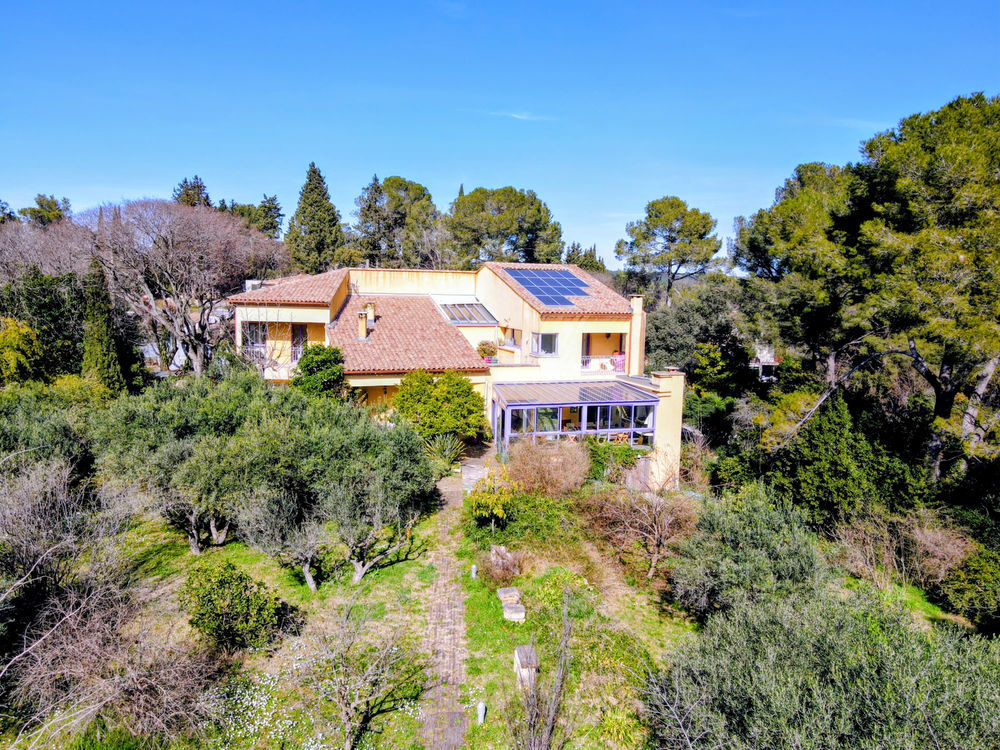 � vendre  Propri�t�/ch�teau N�mes (30000)