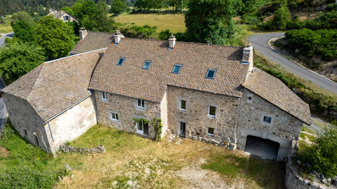   Maison en pierre gros potentiel locatif Maison - 11 pi�ce(s) - 220 m�