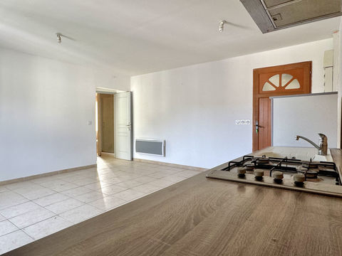   Lots de 2 appartements � r�nover aux pieds des C�vennes Appartement - 4 pi�ce(s) - 81 m�