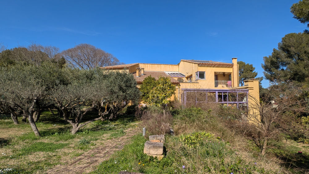 � vendre  Propri�t�/ch�teau N�mes (30000)