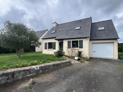   SOUS COMPROMIS - SOQUET IMMOBILIER - MAISON FAMILIALE - VILDE GUINGALAN Maison - 6 pi�ce(s) - 85 m�