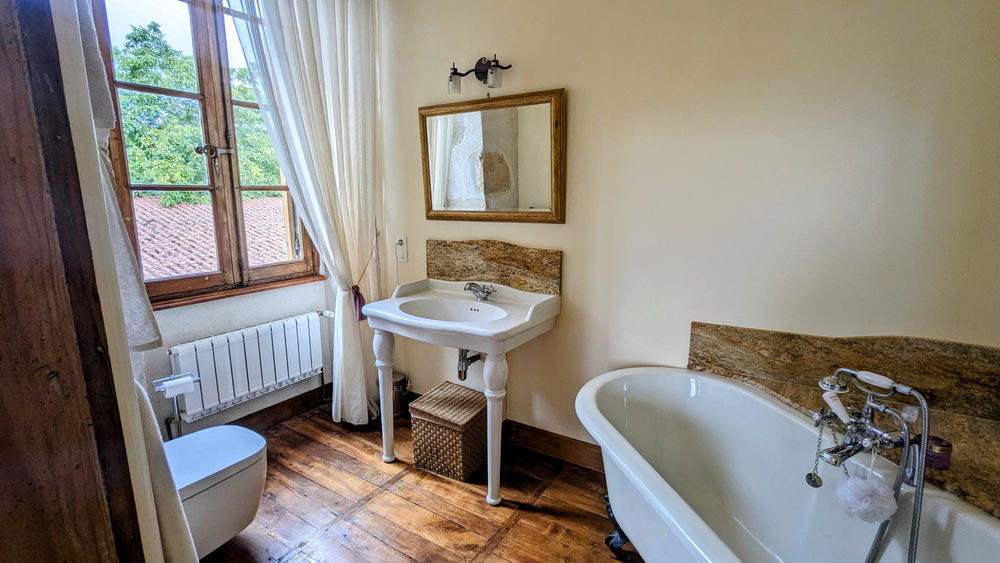 � vendre  Propri�t�/ch�teau Lesterps (16420)