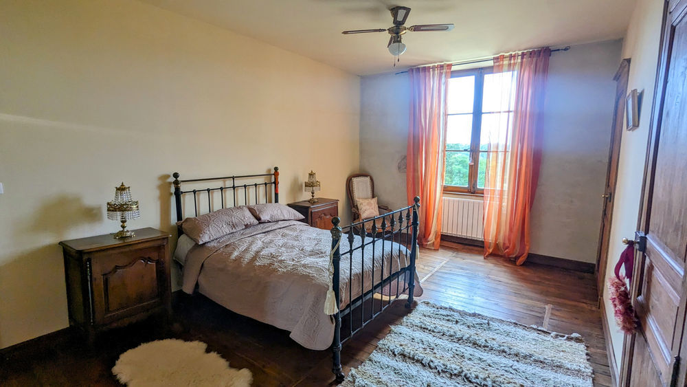 � vendre  Propri�t�/ch�teau Lesterps (16420)