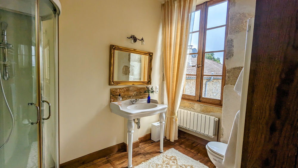 � vendre  Propri�t�/ch�teau Lesterps (16420)