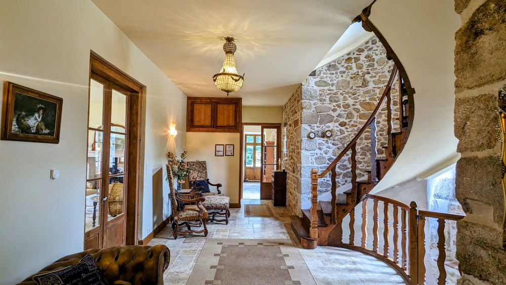 � vendre  Propri�t�/ch�teau Lesterps (16420)