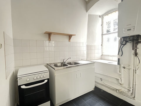   Confolens (16), Centre(2nd �tage), A louer Appt vide :  1 chambre Appartement - 3 pi�ce(s) - 49 m�