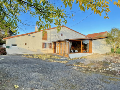   MAISON DE CAMPAGNE PLAIN PIED � R�NOVER AVEC D�PENDANCES ET TERRAIN 5260 M2 Maison - 1 pi�ce(s) - 66 m�