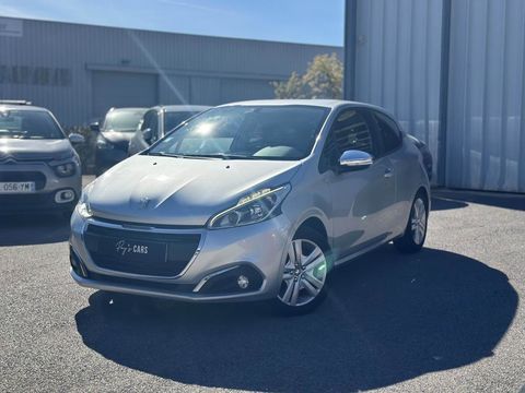 Peugeot 208 82ch Style - RADARS - BLUETOOTH - REGULATEUR - DISTRI &Agrave; JOUR 2017 occasion Saint-Cannat 13760