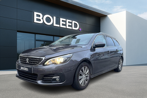 Peugeot 308 SW 1.2i - 130 - BREAK Allure - kit courroie change - toit p 2017 occasion Jouars-Pontchartrain 78760