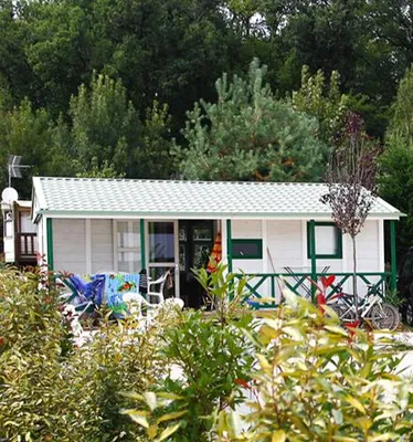   Camping du Chêne Vert - Mobil home Rétro 38m² avec terrasse couverte 2 chambres situation ensoleillée et semi ombragée Piscine c Midi-Pyrénées, Castelnau-de-Montmiral (81140)