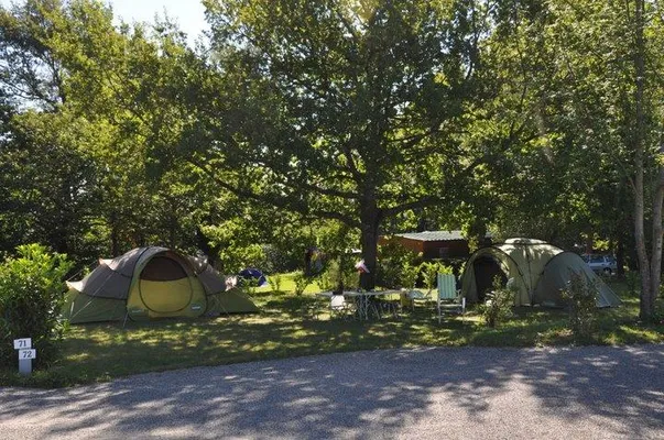   Camping Paradis Midi Pyrénées - Chalet 3 chambres Piscine collective - Accès Internet . . . Midi-Pyrénées, Montréjeau (31210)