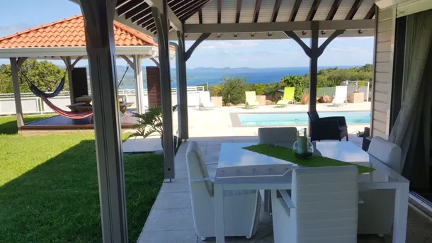   Superbe villa avec piscine & jardin Piscine privée - Plage < 3 km - Télévision - Terrasse - Vue montagne . . . DOM-TOM, Le Diamant (97223)