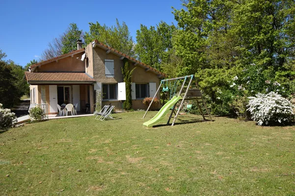   Maison de vacances - BATHERNAY Télévision - Terrasse - Balcon - Lave vaisselle - Lave linge . . . Rhône-Alpes, Bathernay (26260)