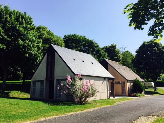   Camping du Perche Bellemois - Tente Lodge 2 chambres Terrasse - Jeux jardin . . . Basse-Normandie, Bellême (61130)