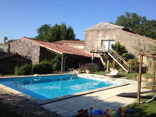   Maison pour 5 pers. avec piscine partagée et jardin à Massaguel Piscine collective - Télévision - place de parking en extérieur Midi-Pyrénées, Massaguel (81110)