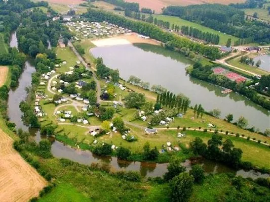   Camping Le Lac des Varennes - Caraïbes - Sans sanitaires - SANS SANITAIRE Terrasse - place de parking en extérieur - Accès Inter Pays de la Loire, Marçon (72340)