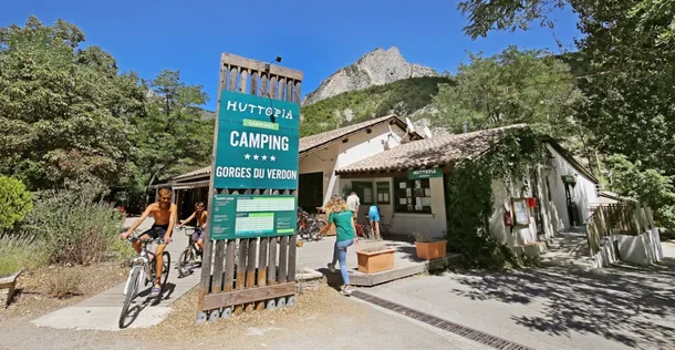   Huttopia Gorges du Verdon - Tente toile & bois Classic IV SANS SANITAIRE Piscine collective . . . Provence-Alpes-Côte d'Azur, Castellane (04120)
