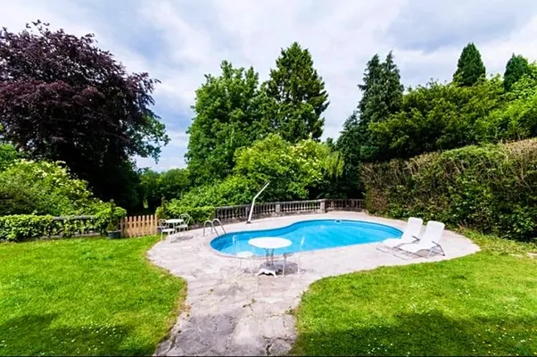   Exceptionnelle villa avec piscine Piscine privée - Télévision - Terrasse - place de parking en extérieur - Lave vaisselle . . . Nord-Pas-de-Calais, Bailleul (59270)