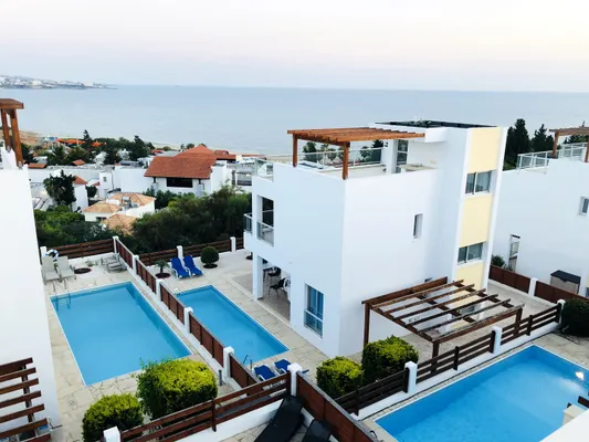   Spacieuse villa avec piscine & Wifi Piscine privée - Plage < 1 km - Télévision - Terrasse - Balcon . . . Chypre, Pegeia