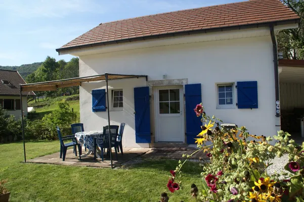   Maison de vacances - LE-HAUT-DU-THEM Télévision - Terrasse - Lave linge - Barbecue - Table et chaises de jardin . . . Franche-Comté, Haut-du-Them-Château-Lambert (70440)