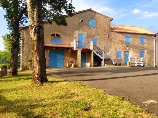   Jolie maison pour 5 pers. avec jardin et terrasse à Lacrouzette Télévision - Terrasse - Vue montagne - place de parking en extér Midi-Pyrénées, Lacrouzette (81210)