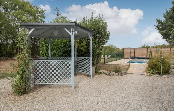   Lavender Piscine collective - Télévision - place de parking en extérieur - Lave vaisselle - Lave linge . . . Poitou-Charentes, Nanclars (16230)
