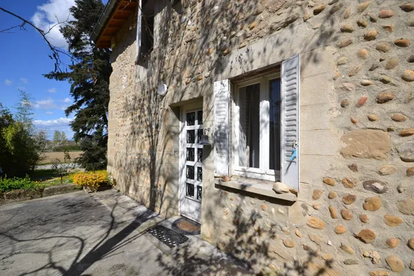   Maison de vacances - ALIXAN Piscine privée - Alimentation < 1 km - Télévision - Terrasse - place de parking en extérieur . . . Rhône-Alpes, Alixan (26300)