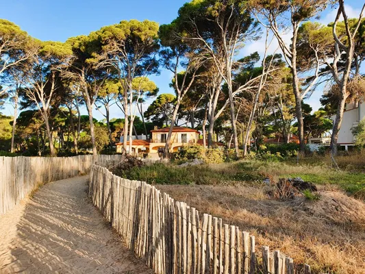   Villa LES PESQUIERS III T6 pour 10 personnes à côté de la plage - Hyères Port Vue mer - Télévision - Terrasse - place de parking Provence-Alpes-Côte d'Azur, Hyères (83400)
