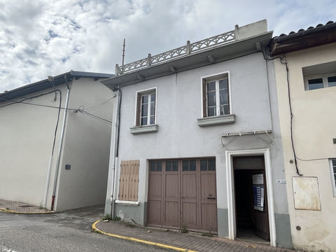   Maison de ville � r�nover de 58m2 � Ruy Montceau Maison - 4 pi�ce(s) - 58 m�
