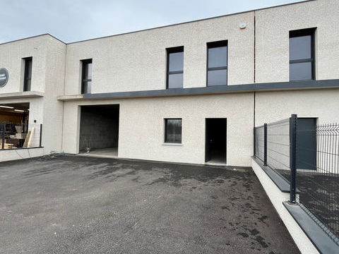 Local d'activit&eacute; 184m2 289900 38230 Tignieu jameyzieu