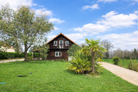   Chalet en bois de charme   84 m2   Terrain 1 839 m2   Calme absolu & acc�s rapide A20 Maison - 4 pi�ce(s) - 84 m�