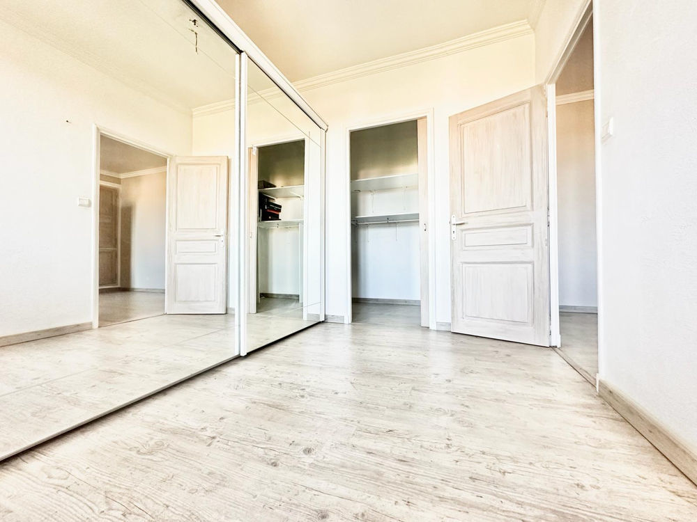 � vendre  Maison La Farl�de (83210)