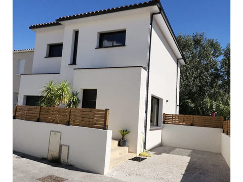   A seulement 2 pas de la  plage Maison - 5 pi�ce(s) - 99 m�