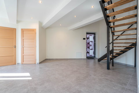   Maison de village 89 m2 au sol avec ext�rieur Maison - 5 pi�ce(s) - 90 m�