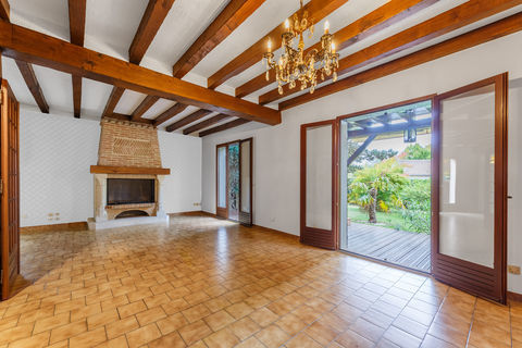   Maison Traditionnelle 6 pi�ces de 161 m2 � Mesnil Esnard Maison - 6 pi�ce(s) - 161 m�